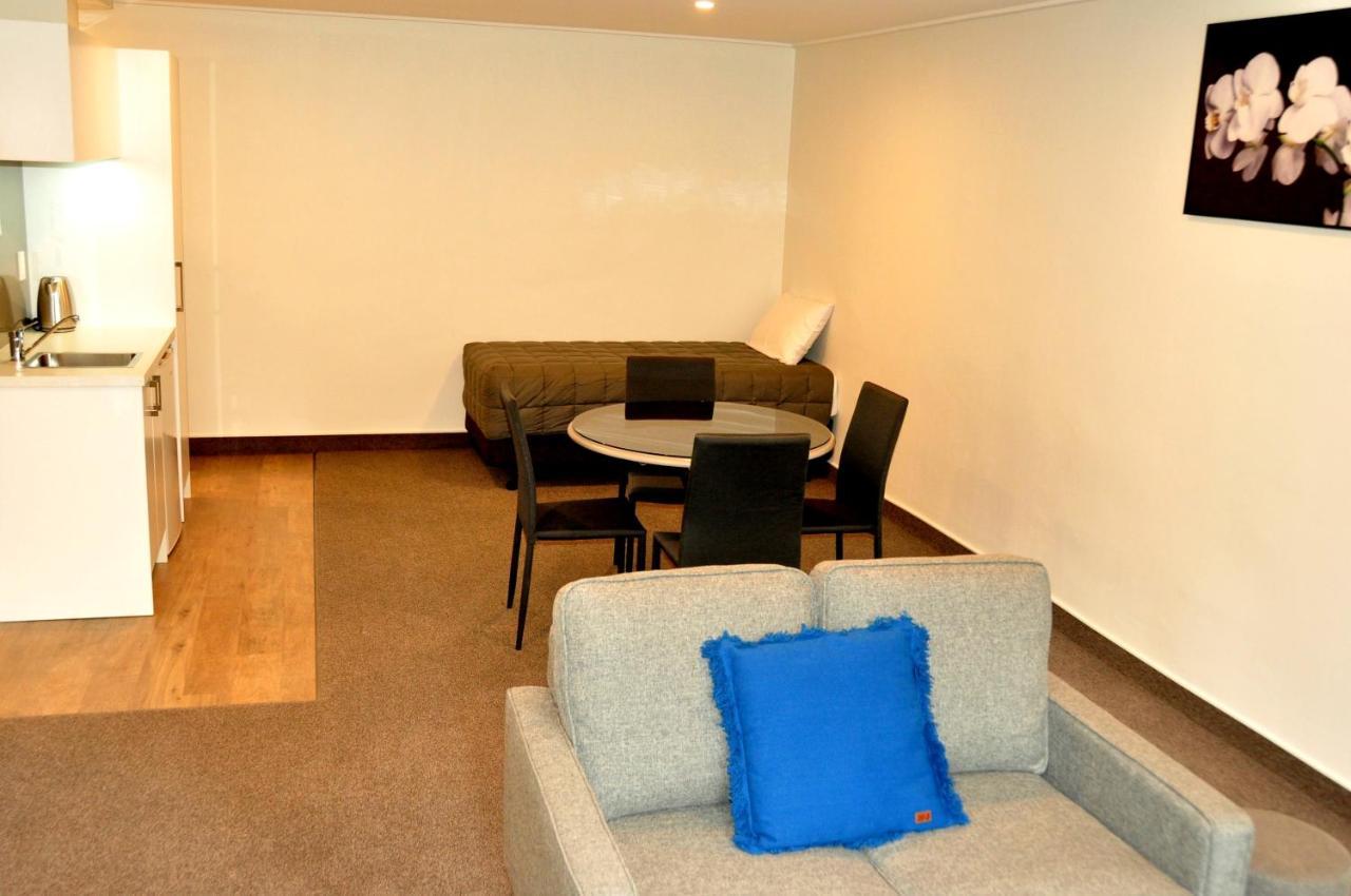 St James Apartments Queenstown Extérieur photo