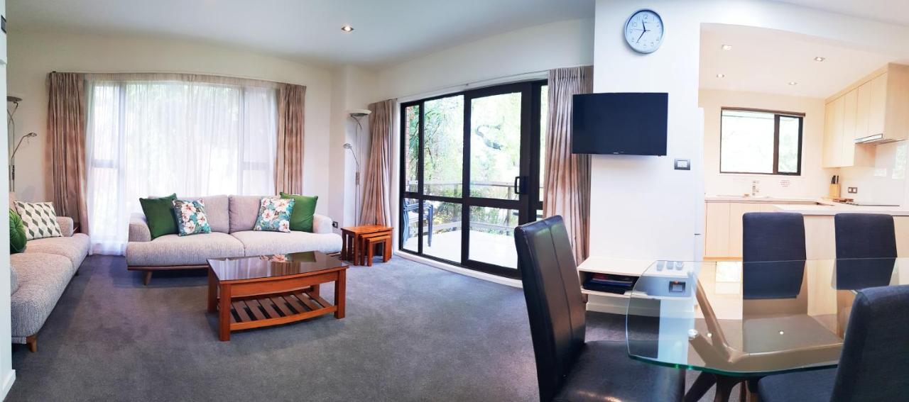 St James Apartments Queenstown Extérieur photo