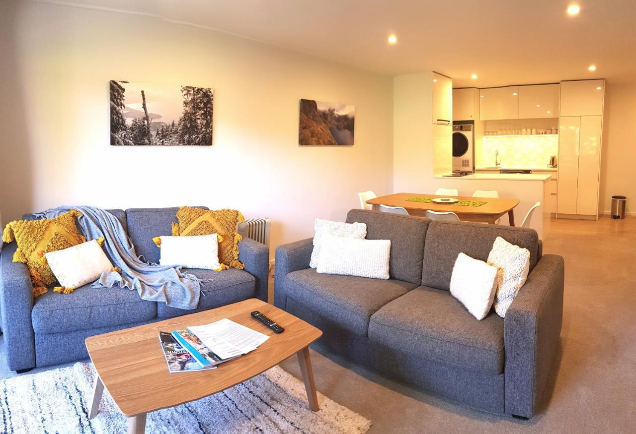 St James Apartments Queenstown Extérieur photo