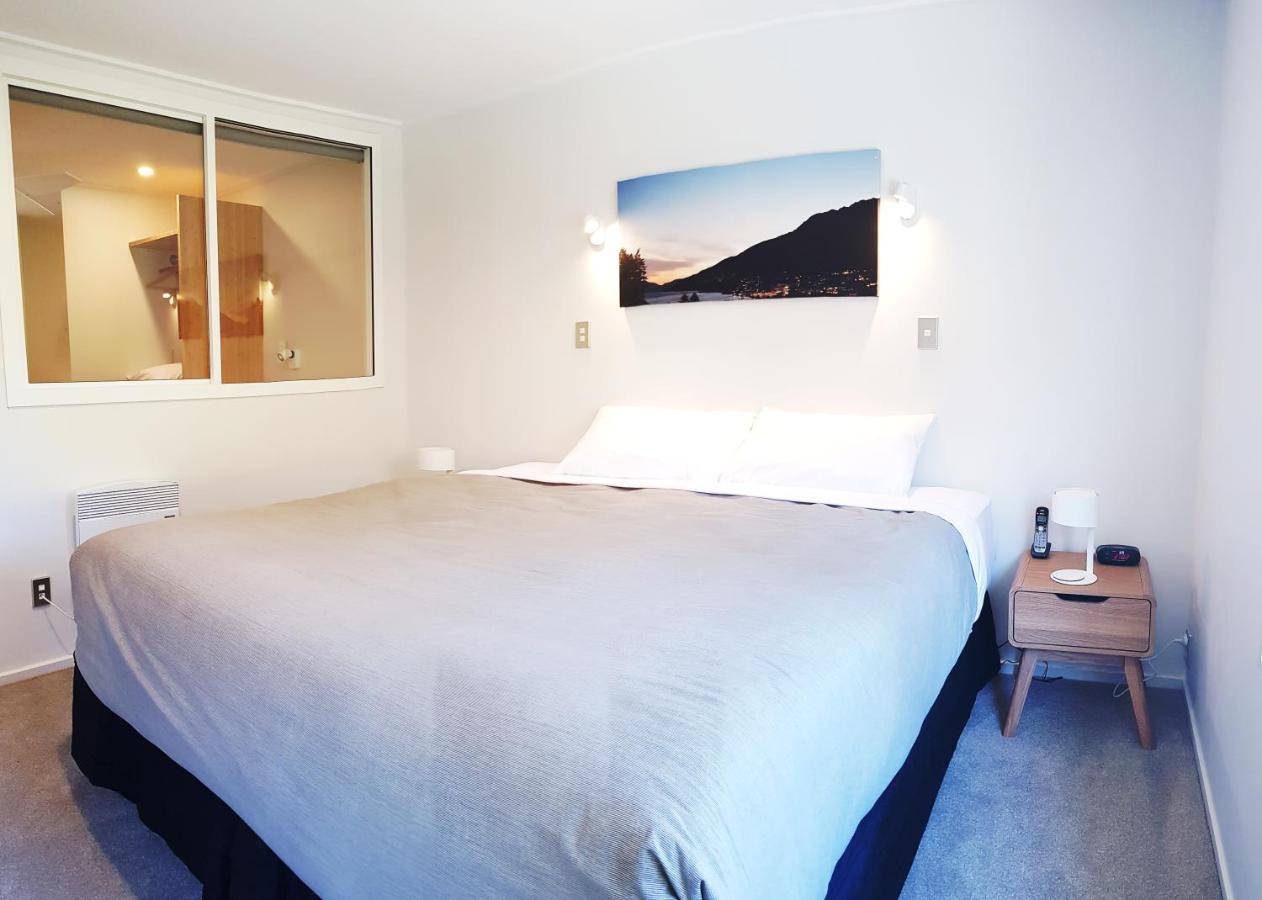 St James Apartments Queenstown Extérieur photo