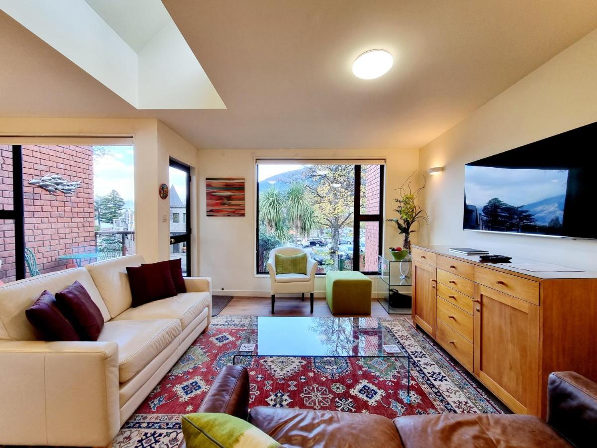 St James Apartments Queenstown Extérieur photo