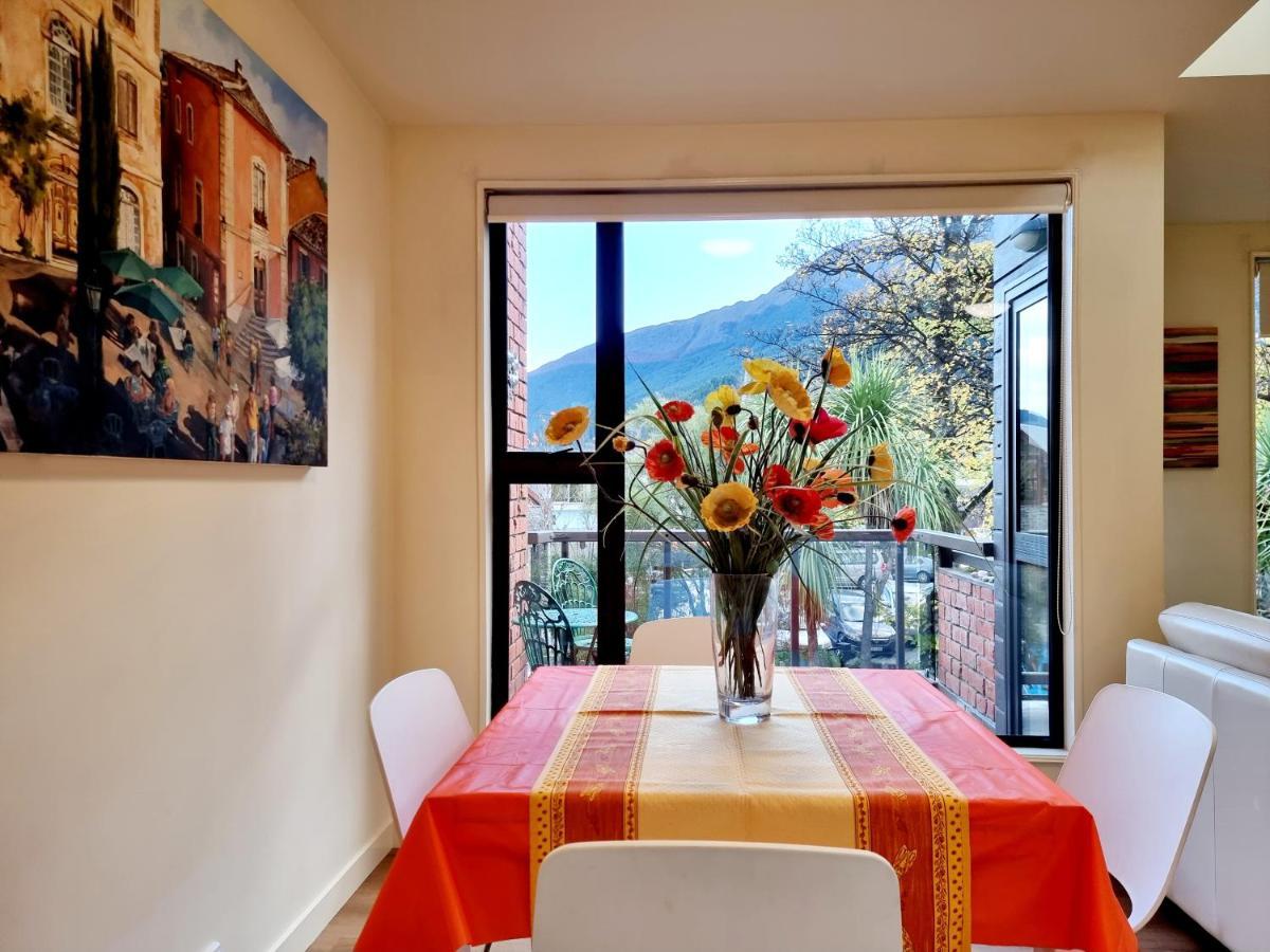 St James Apartments Queenstown Extérieur photo