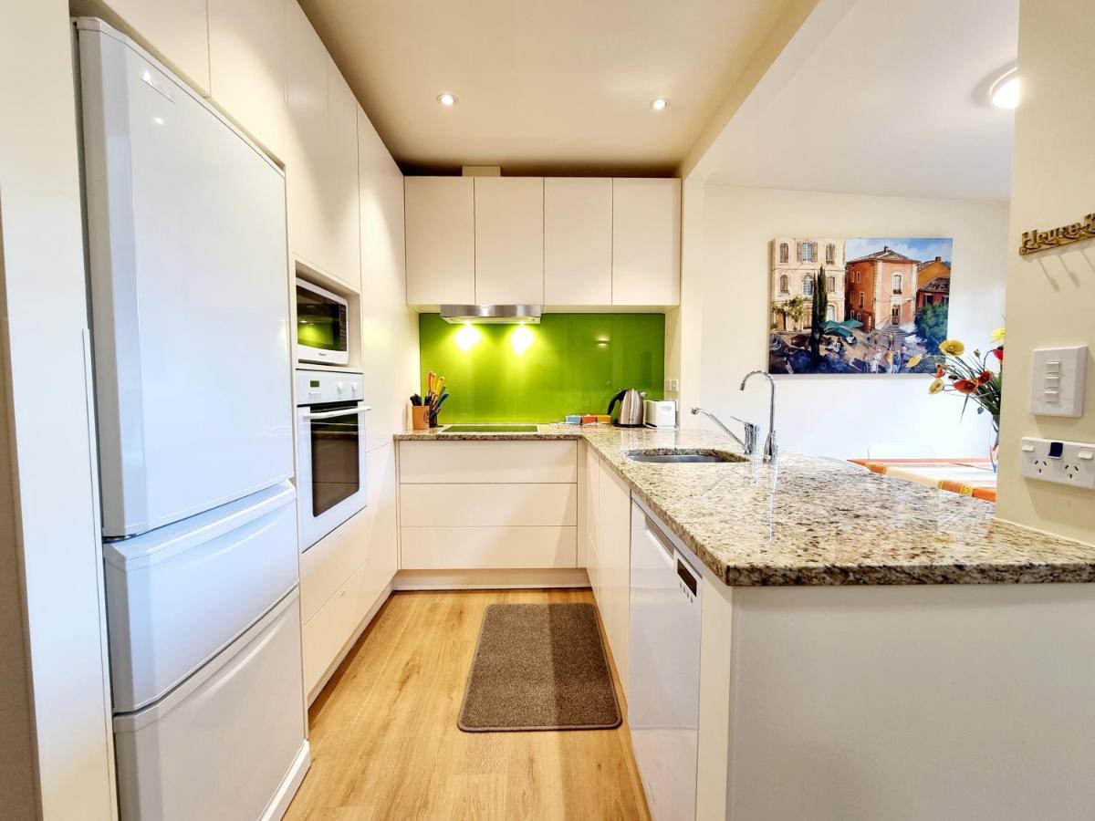 St James Apartments Queenstown Extérieur photo