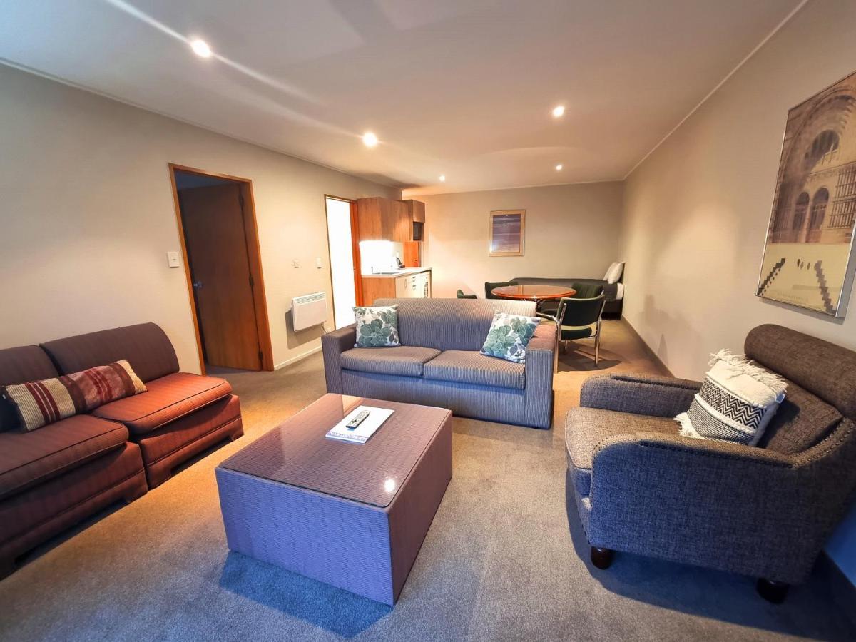 St James Apartments Queenstown Extérieur photo