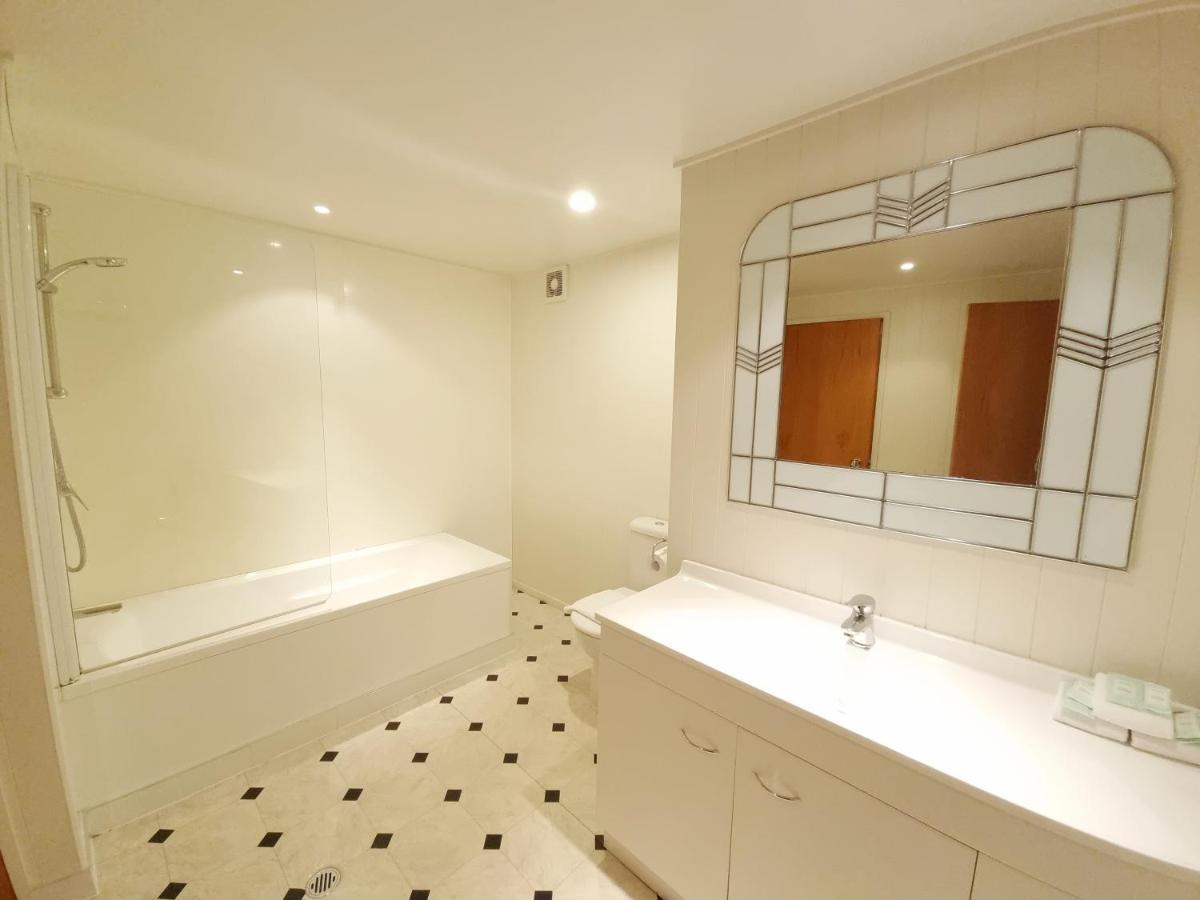 St James Apartments Queenstown Extérieur photo