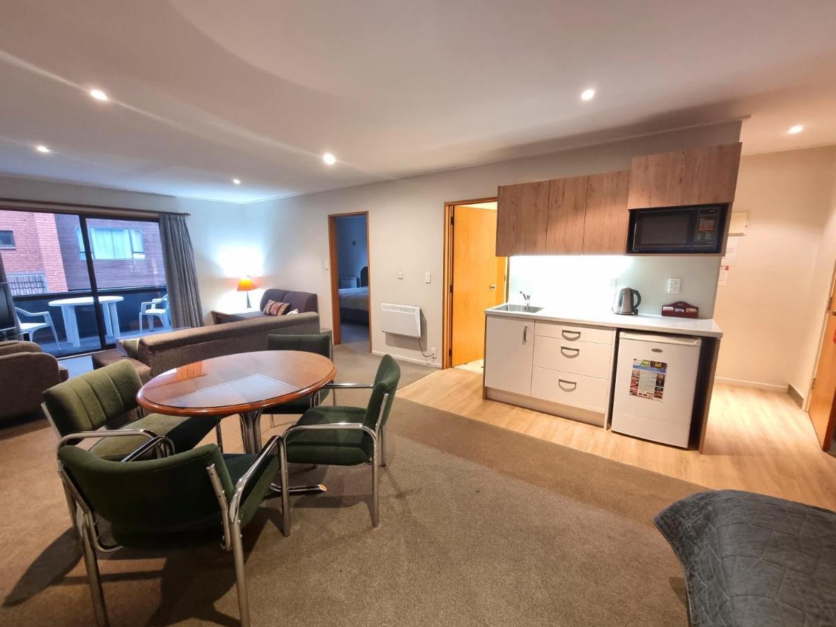 St James Apartments Queenstown Extérieur photo