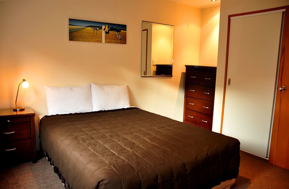 St James Apartments Queenstown Extérieur photo
