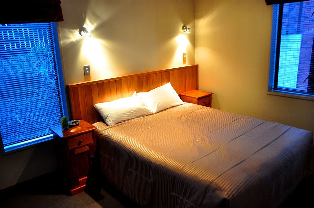 St James Apartments Queenstown Extérieur photo