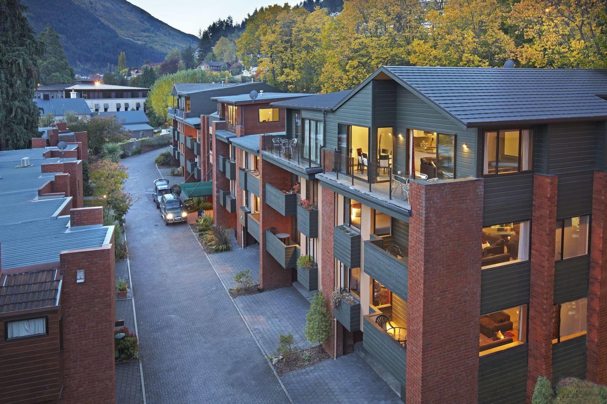 St James Apartments Queenstown Extérieur photo