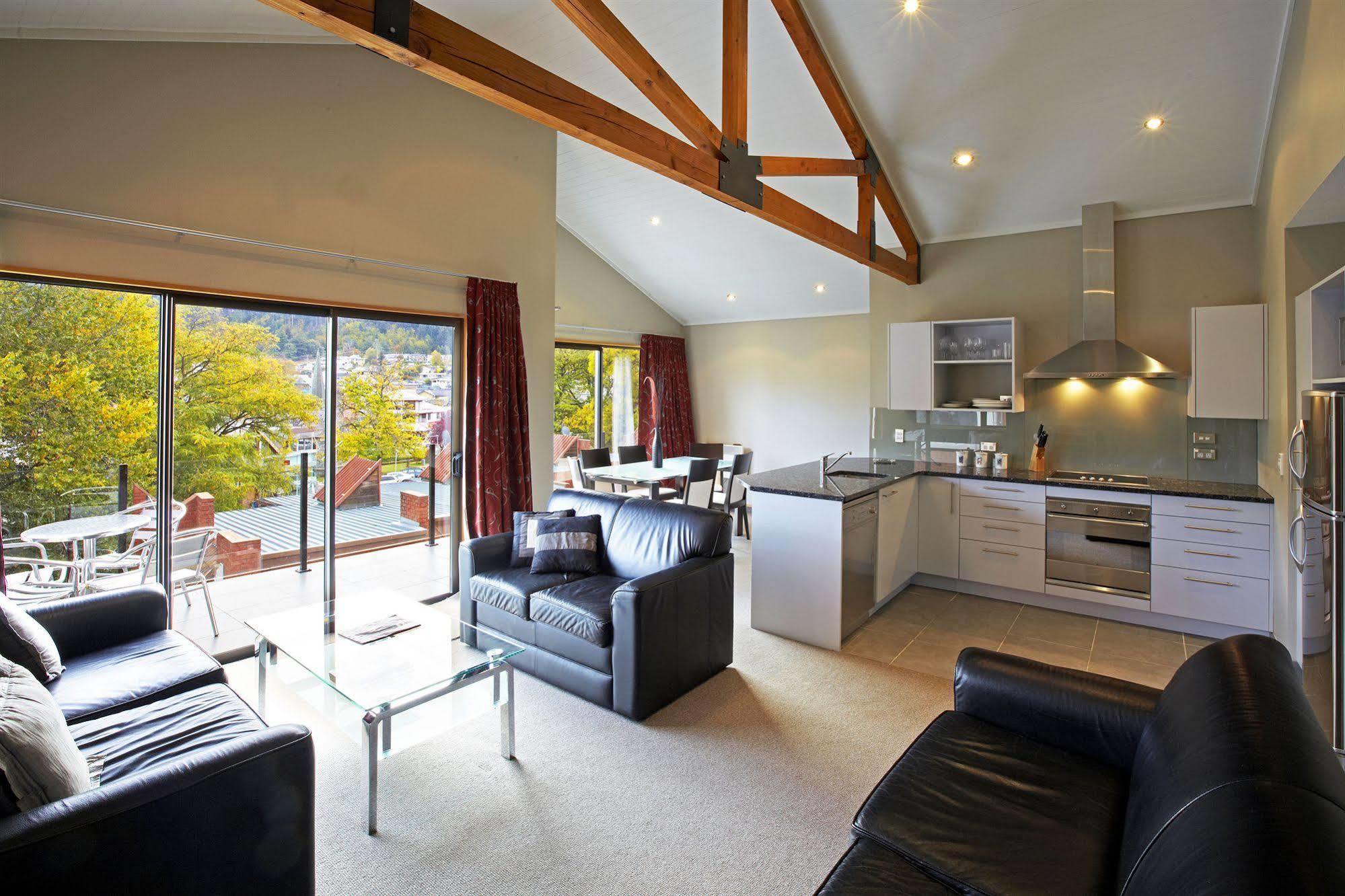 St James Apartments Queenstown Extérieur photo