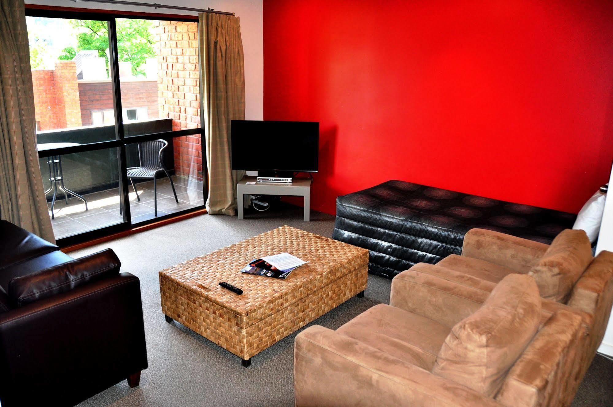 St James Apartments Queenstown Extérieur photo