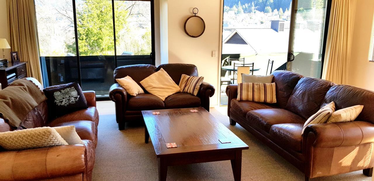 St James Apartments Queenstown Extérieur photo
