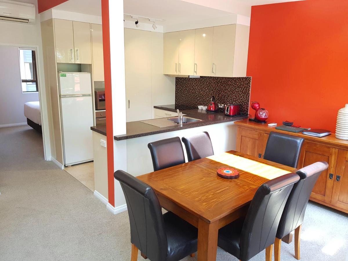 St James Apartments Queenstown Extérieur photo